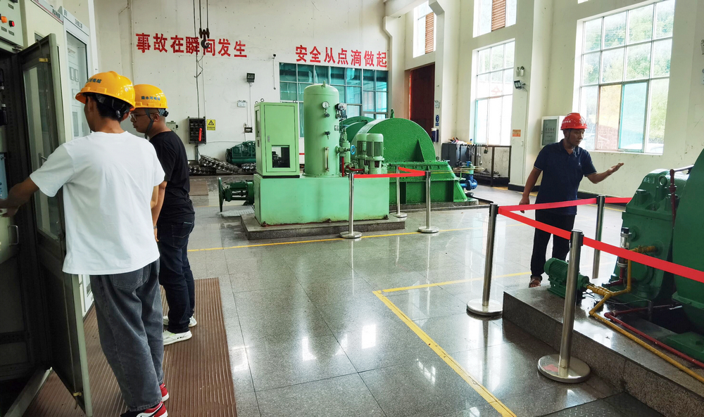 檢查站內各機電設備.jpg