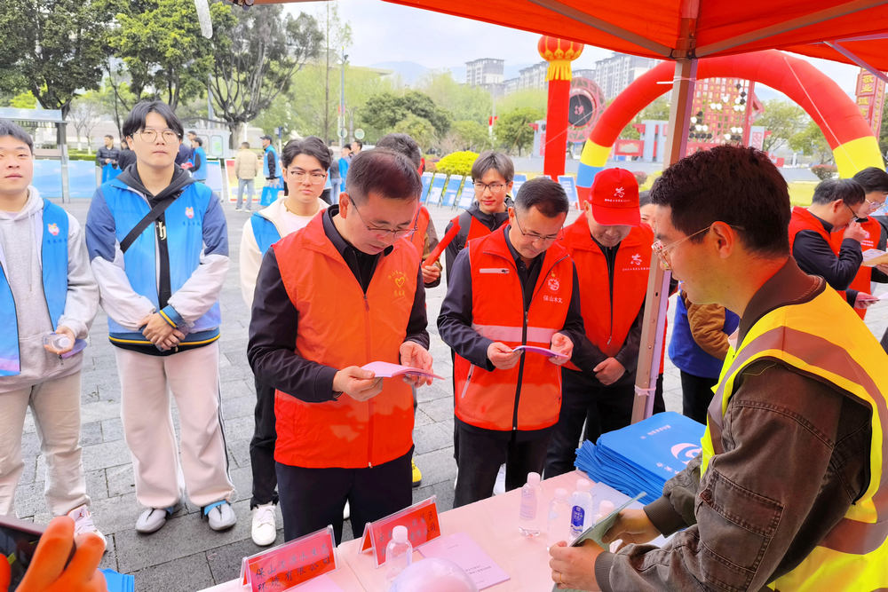 市水務局局長了解保山壩灌區工程2.jpg